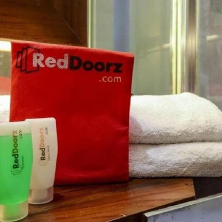 Отель Reddoorz Syariah At Jalan Cilik Riwut Kapuas Kualakapuas Экстерьер фото