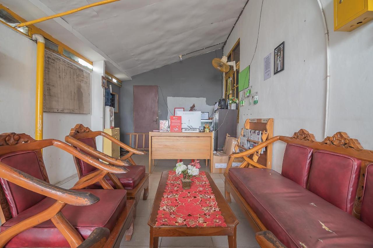 Отель Reddoorz Syariah At Jalan Cilik Riwut Kapuas Kualakapuas Экстерьер фото