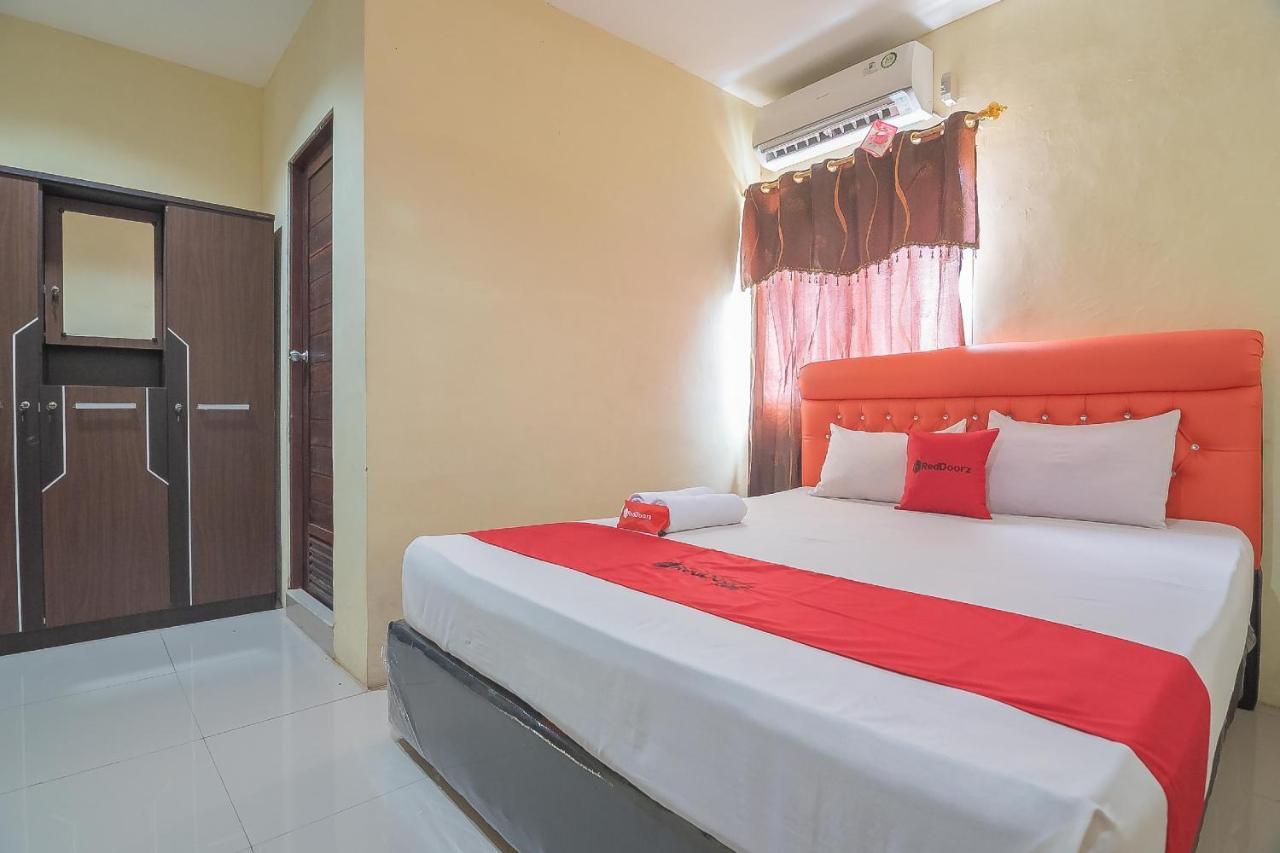 Отель Reddoorz Syariah At Jalan Cilik Riwut Kapuas Kualakapuas Экстерьер фото