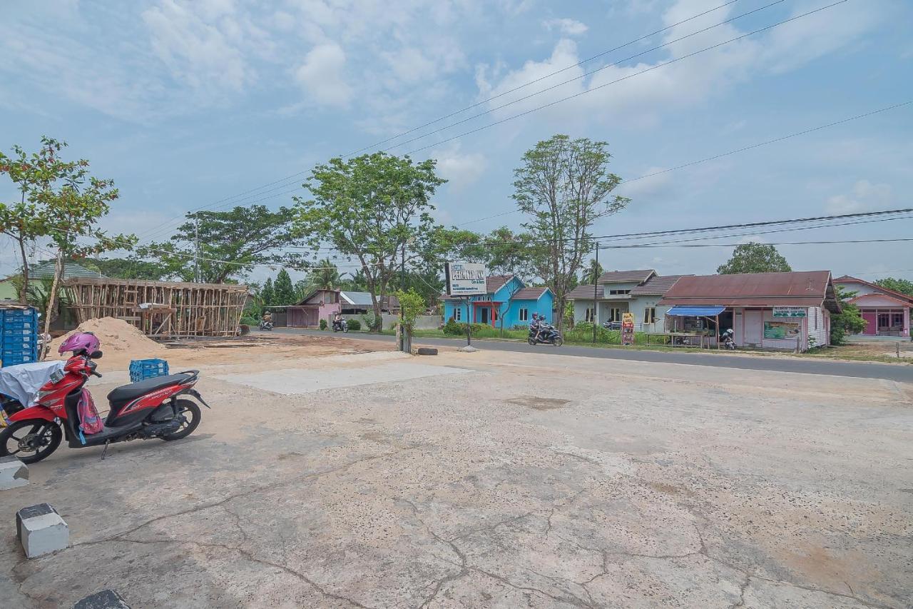 Отель Reddoorz Syariah At Jalan Cilik Riwut Kapuas Kualakapuas Экстерьер фото