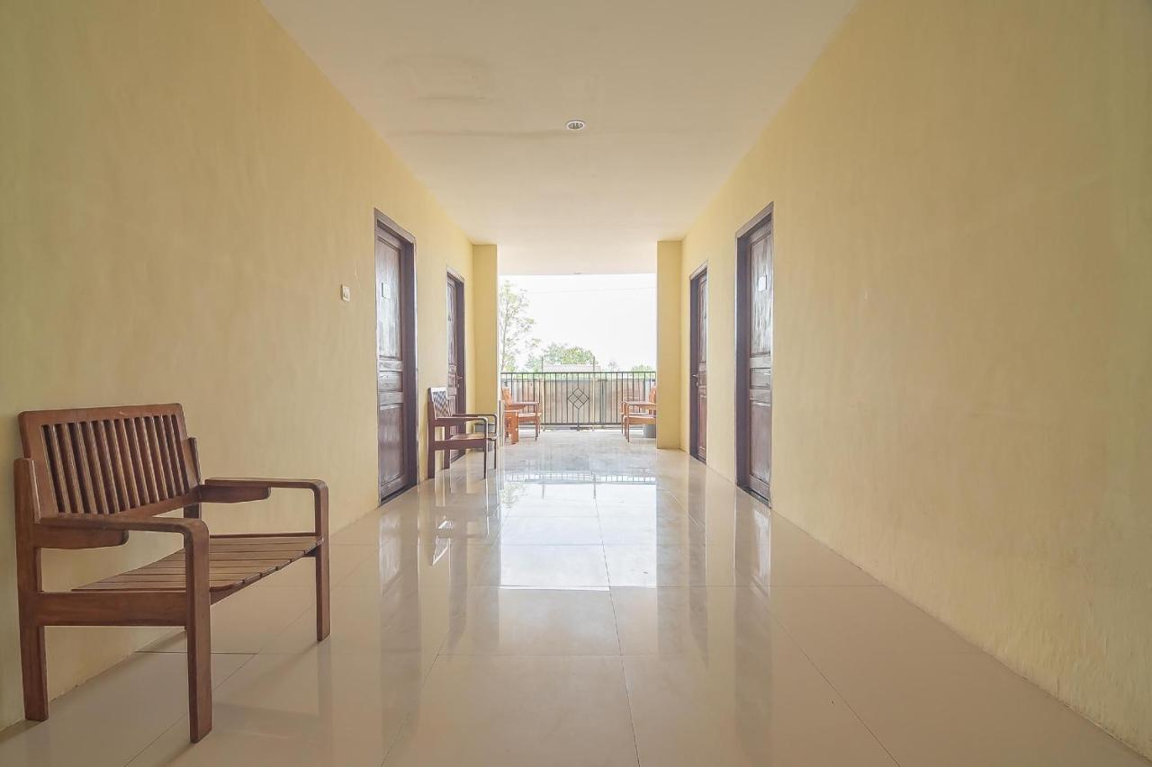 Отель Reddoorz Syariah At Jalan Cilik Riwut Kapuas Kualakapuas Экстерьер фото
