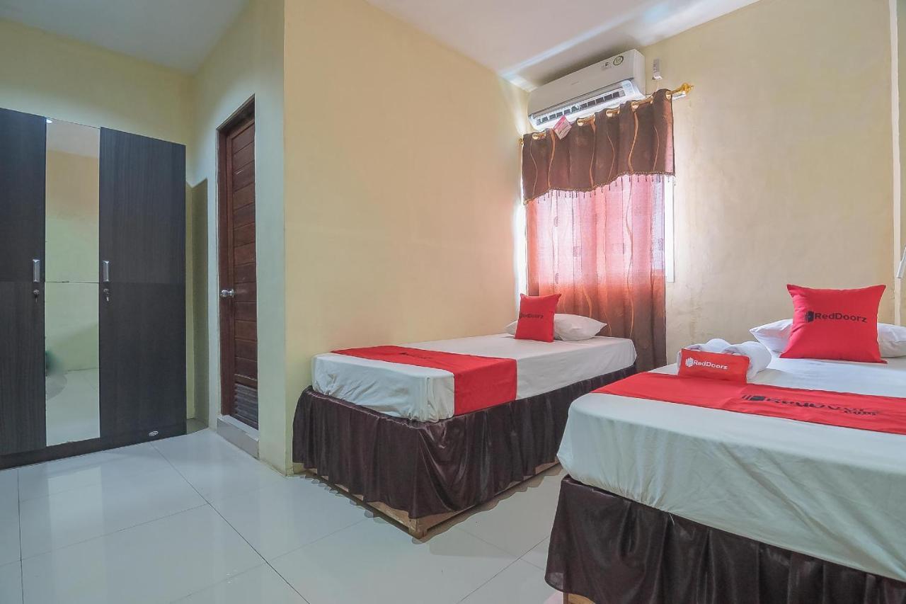 Отель Reddoorz Syariah At Jalan Cilik Riwut Kapuas Kualakapuas Экстерьер фото