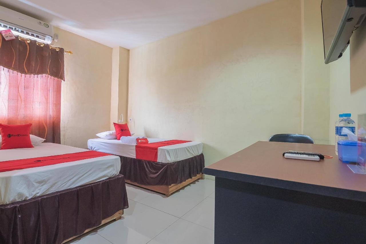 Отель Reddoorz Syariah At Jalan Cilik Riwut Kapuas Kualakapuas Экстерьер фото